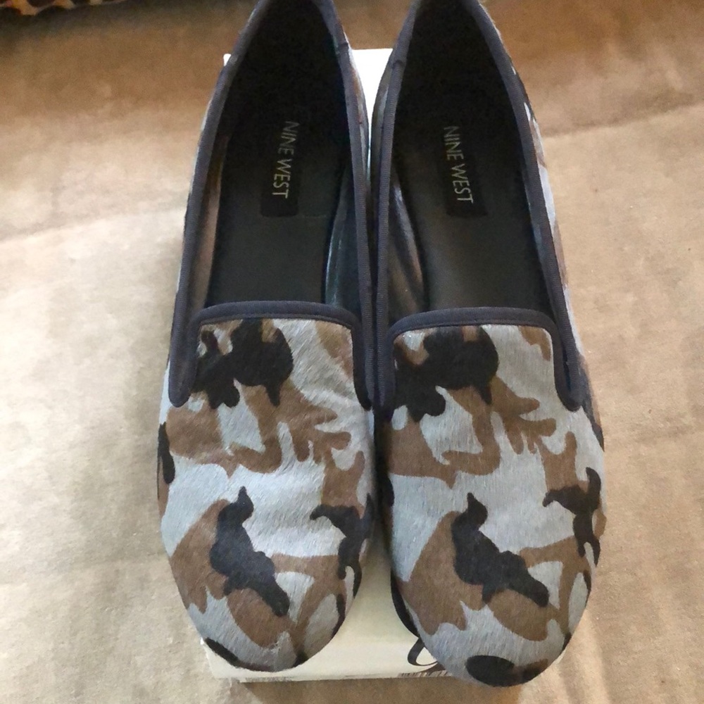 Nine West Grey Camouflage Calf Hair Smoking Loafers 9.5 M Like New